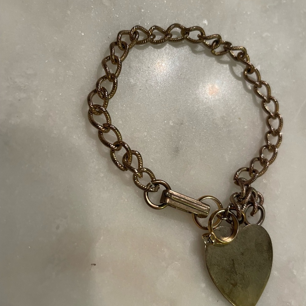 Vintage Gold Tone Heart and Ring Pendant Bracelet - Picture 3 of 5